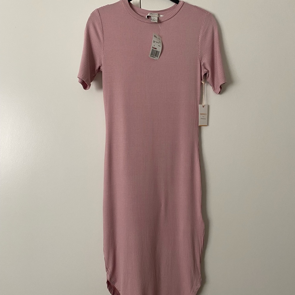 🛍️🛍️🛍️ Pink Ribbed Short Sleeve Dress, nwt